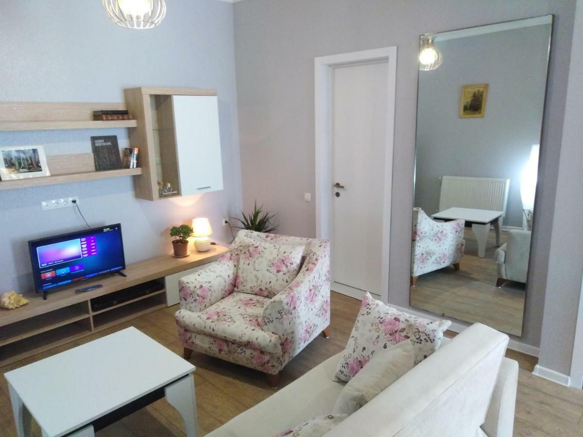 Mtatsminda Apartment Tbilisi Bagian luar foto