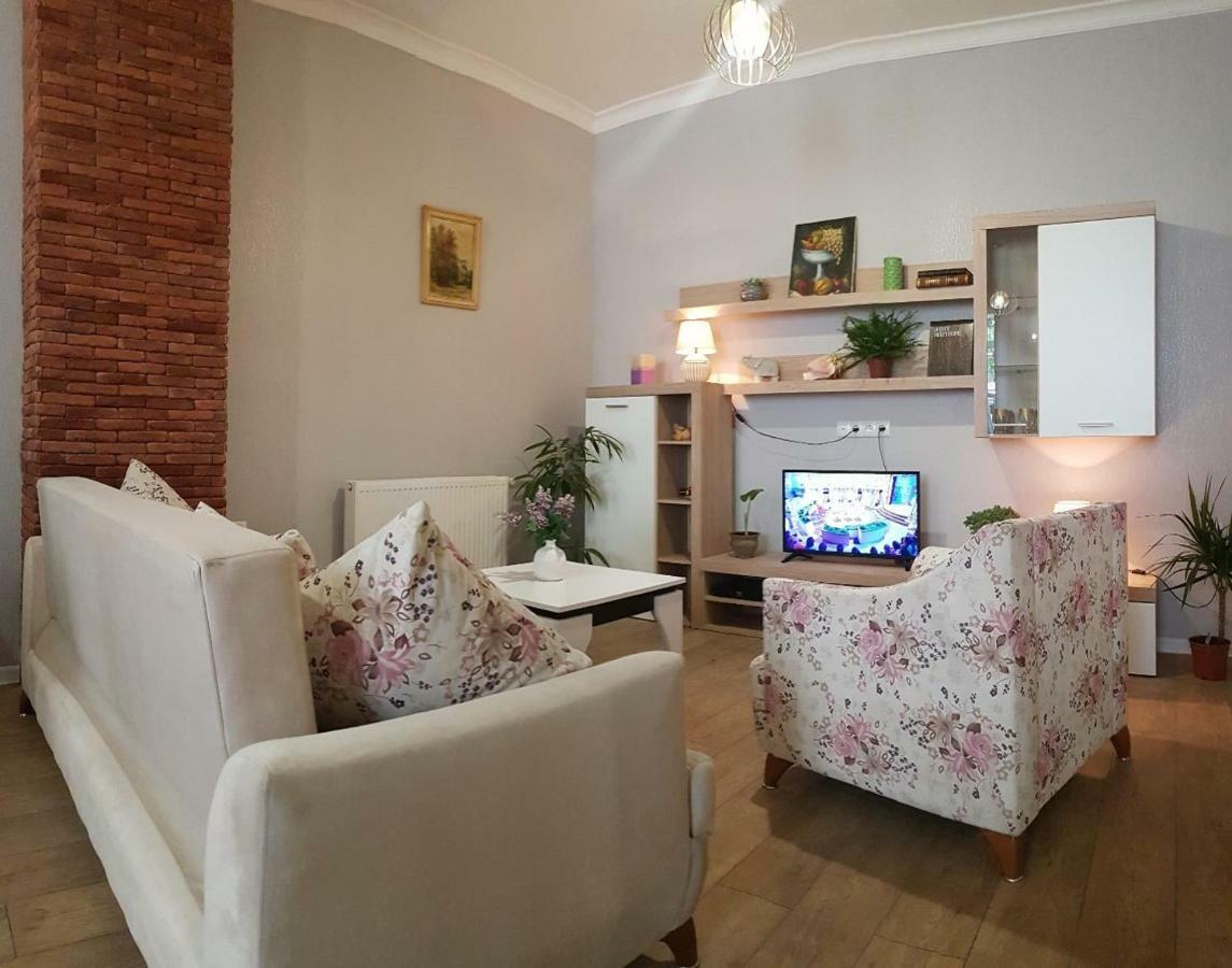 Mtatsminda Apartment Tbilisi Bagian luar foto