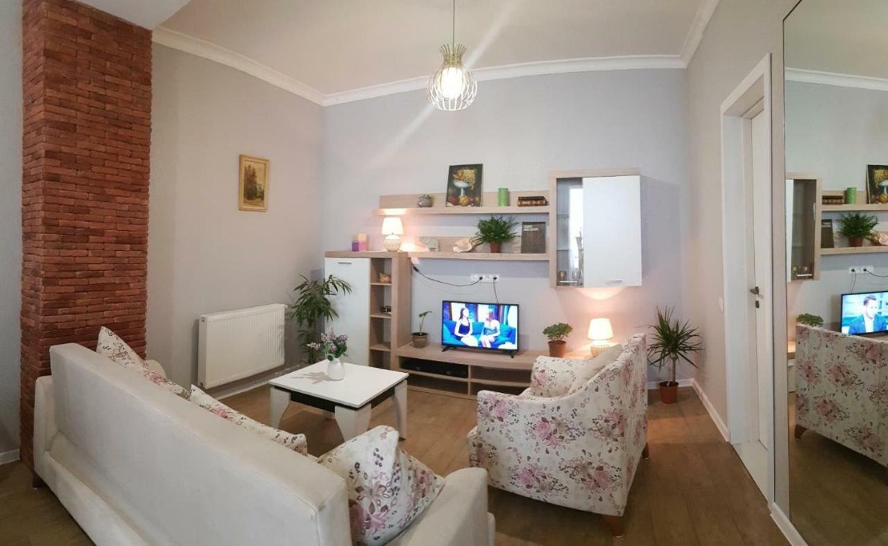 Mtatsminda Apartment Tbilisi Bagian luar foto